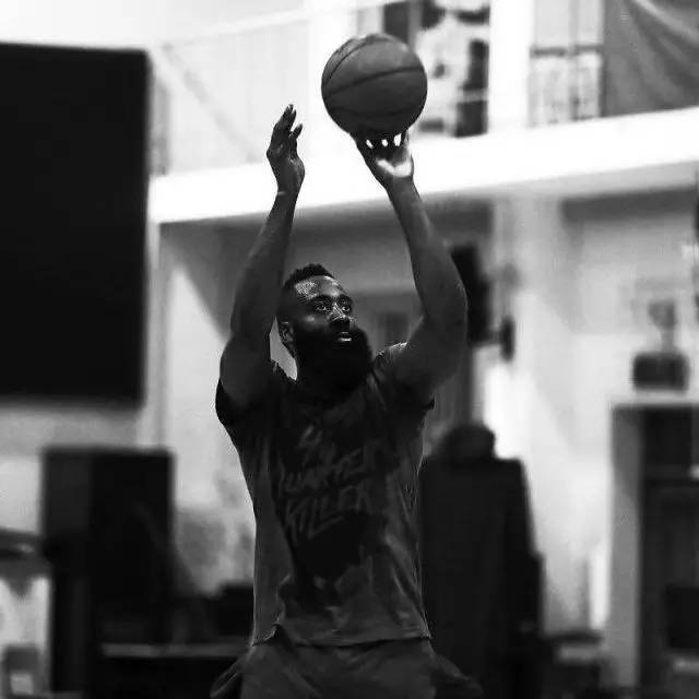 再由字母哥 再由字母哥