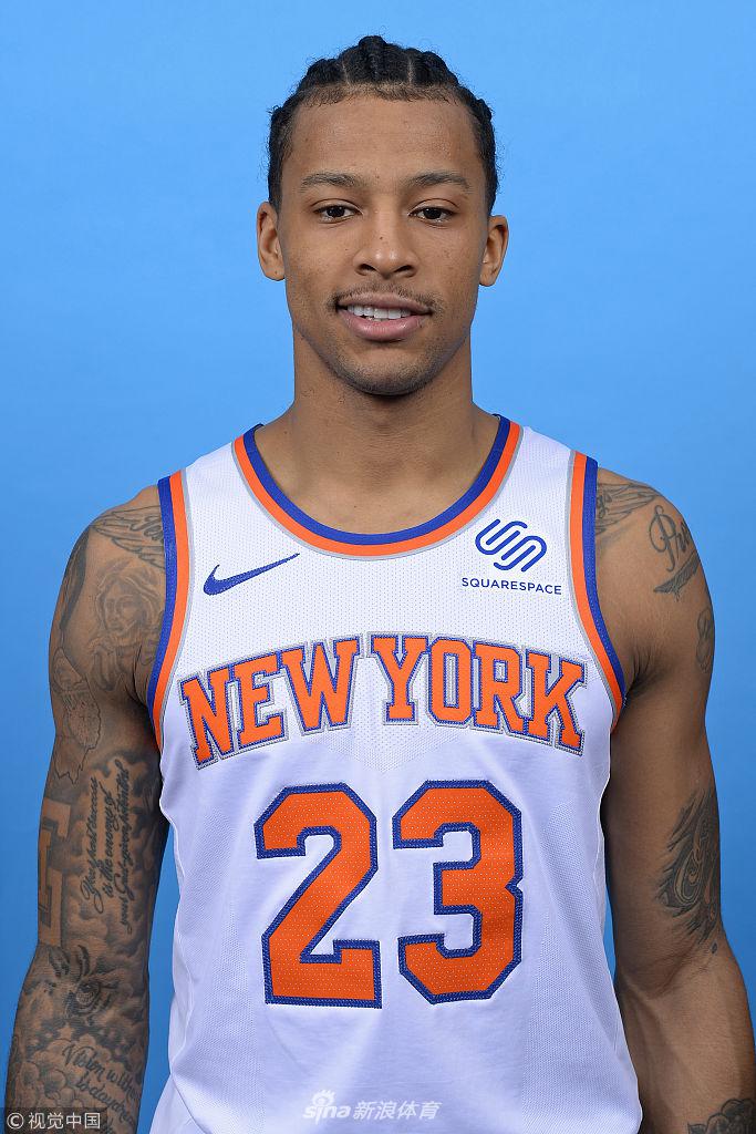 出与之相邻 出与之相邻